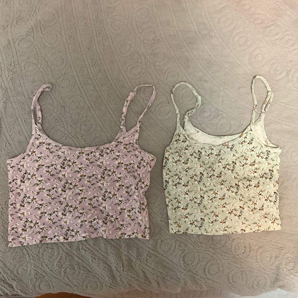 2 pack floral crop top from hollister